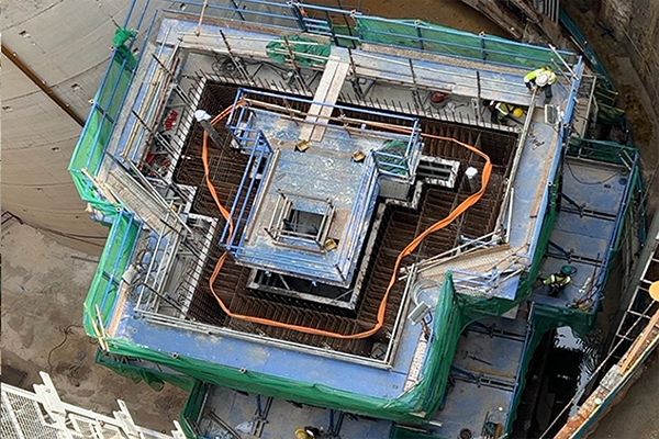 عمود البنية التحتية الصورة 01